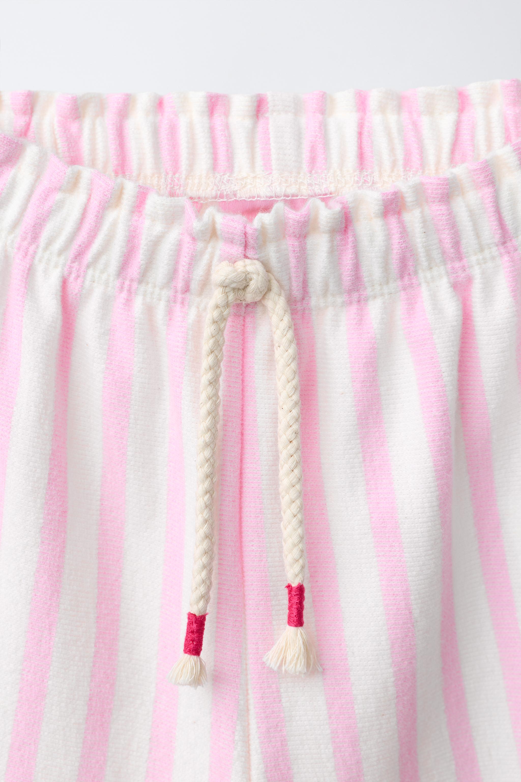 PANTALON À RAYURES TISSÉES ET VOLANTS